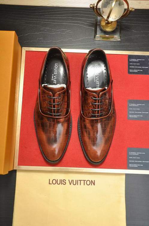 Picture of Louis Vuitton Shoes _SKULVsz38-441Cn061313762